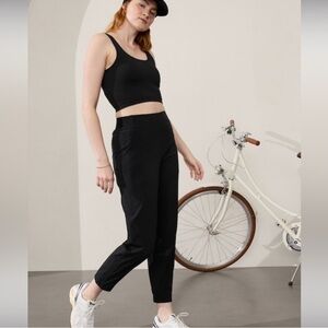 Athleta 10 Long Brooklyn Jogger Black